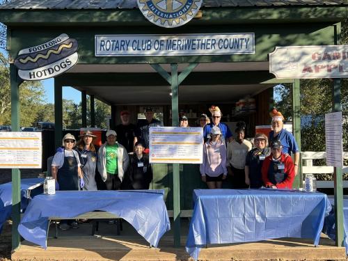 The Rotary Club members and Interact Club Members at the Fair.jpg